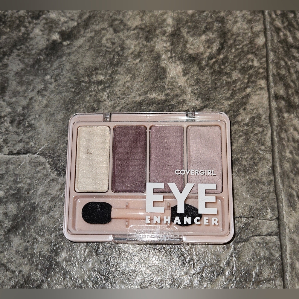 COVERGIRL Eye Enhancer Eyeshadow Quad- Pure Romance BNIB 0.19oz